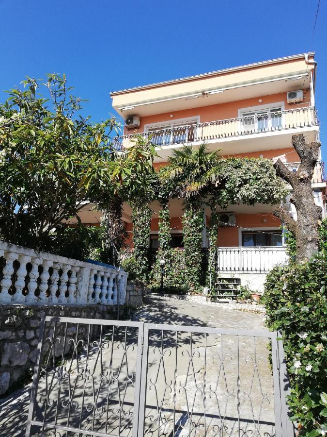 Apartmani Zafaranic Crikvenica Exteriör bild